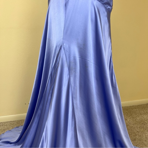 CACHE periwinkle 100% silk gown with train and pleating at hips - Picture 6 of 11